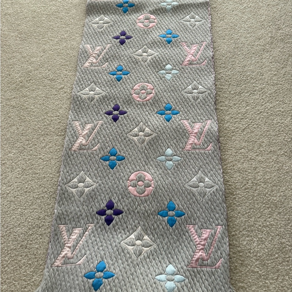 Louis Vuitton Logomania Scarf